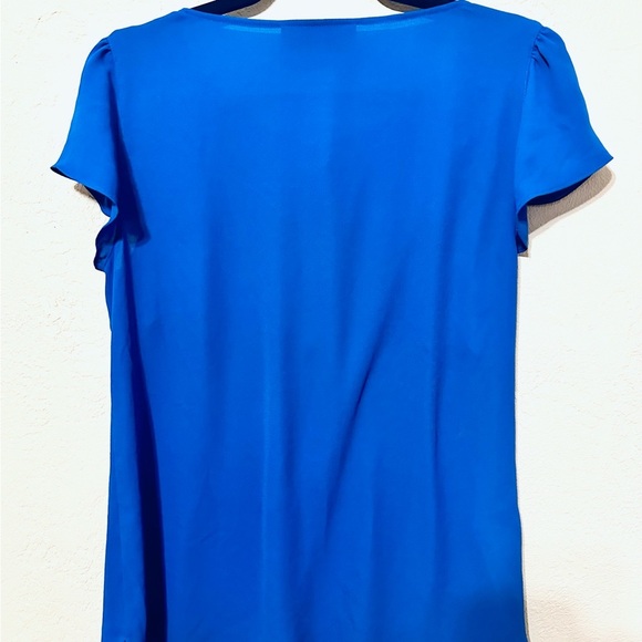 LOFT Women's Vibrant Blue Flutter Sleeve Blouse size Medium NWOT - Picture 4 of 5